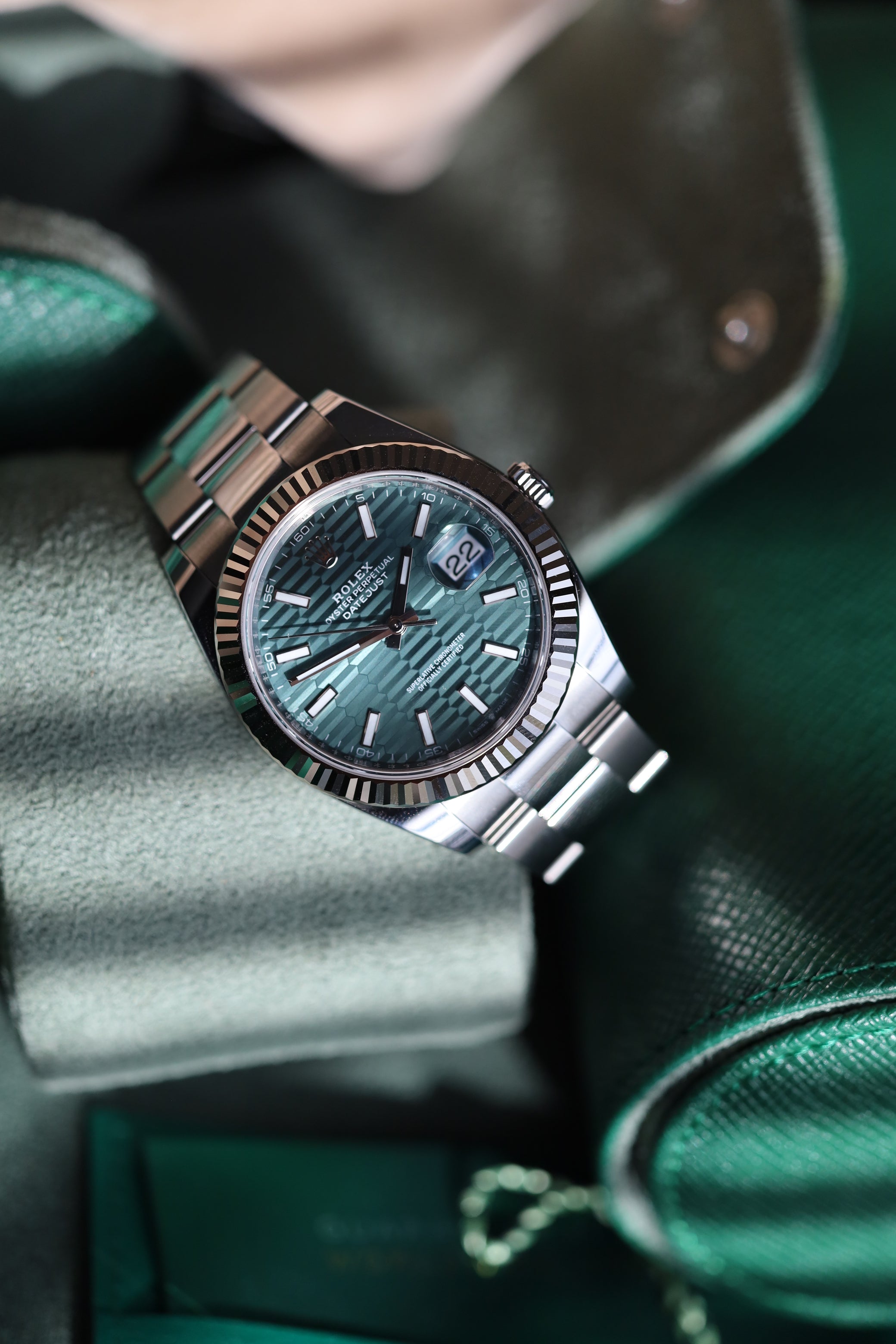 Rolex Datejust 41 Fluted Green Oyster - 126334 (2023)