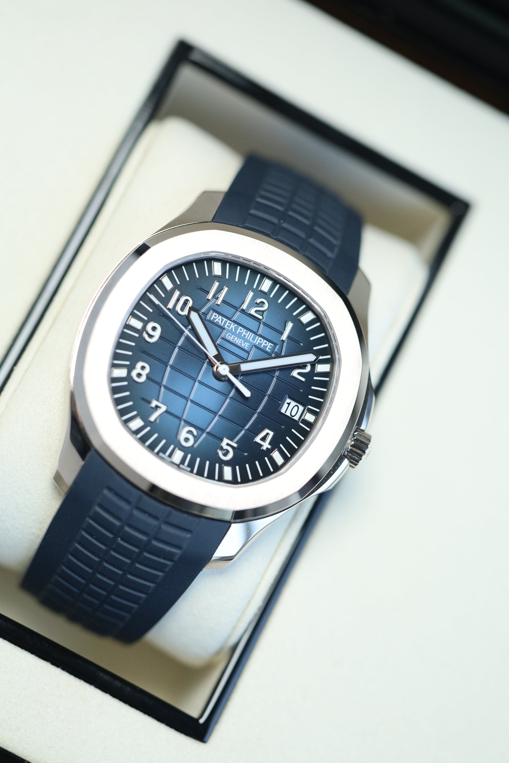 Patek Philippe Aquanaut Whitegold Blue - 5168G (2025)
