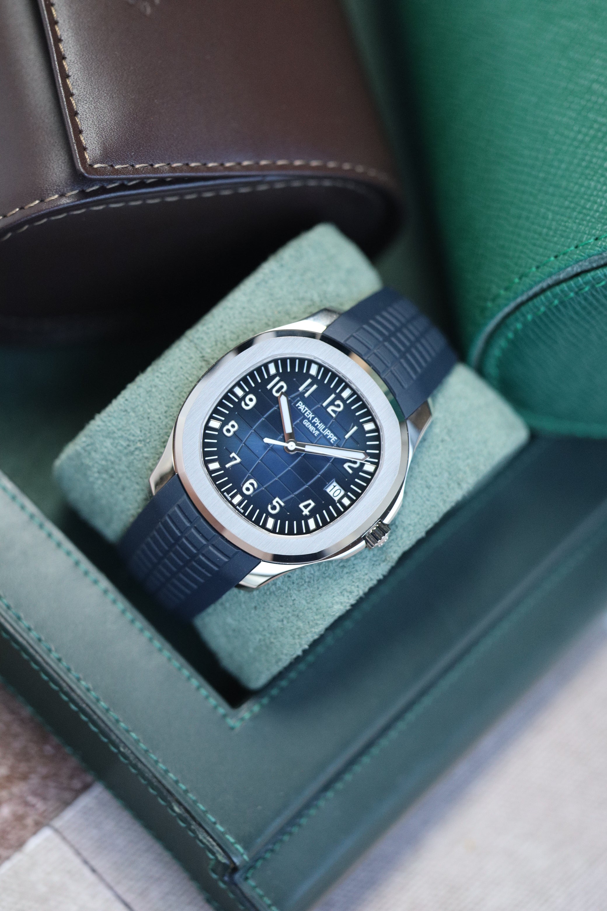 Patek Philippe Aquanaut Whitegold Blue - 5168G (2025)