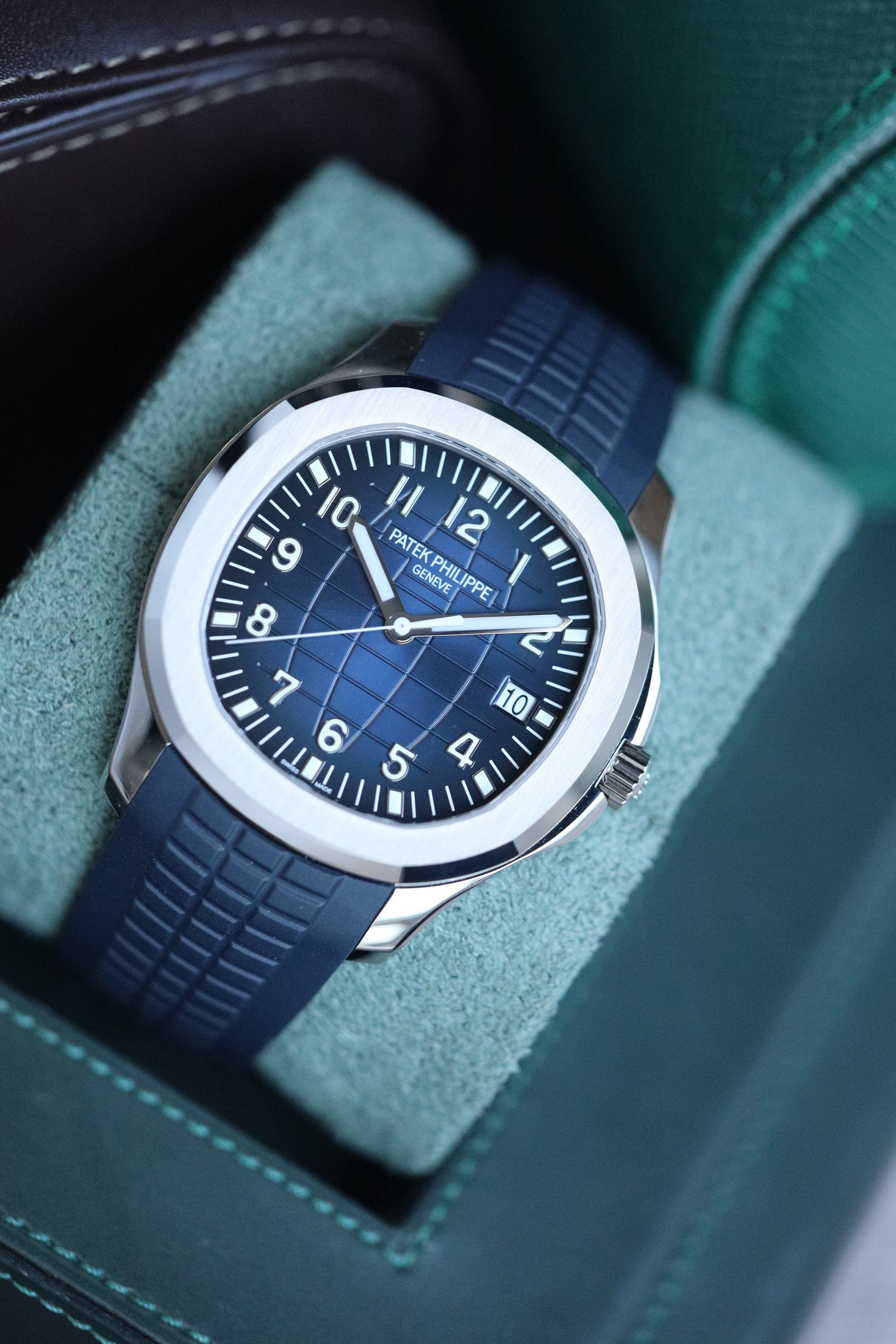 Patek Philippe Aquanaut Whitegold Blue - 5168G (2025)