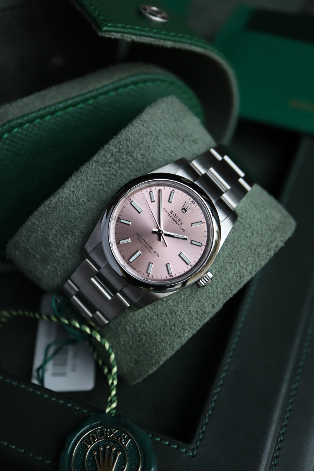 Rolex Oyster Perpetual 34 pink NEW 124200