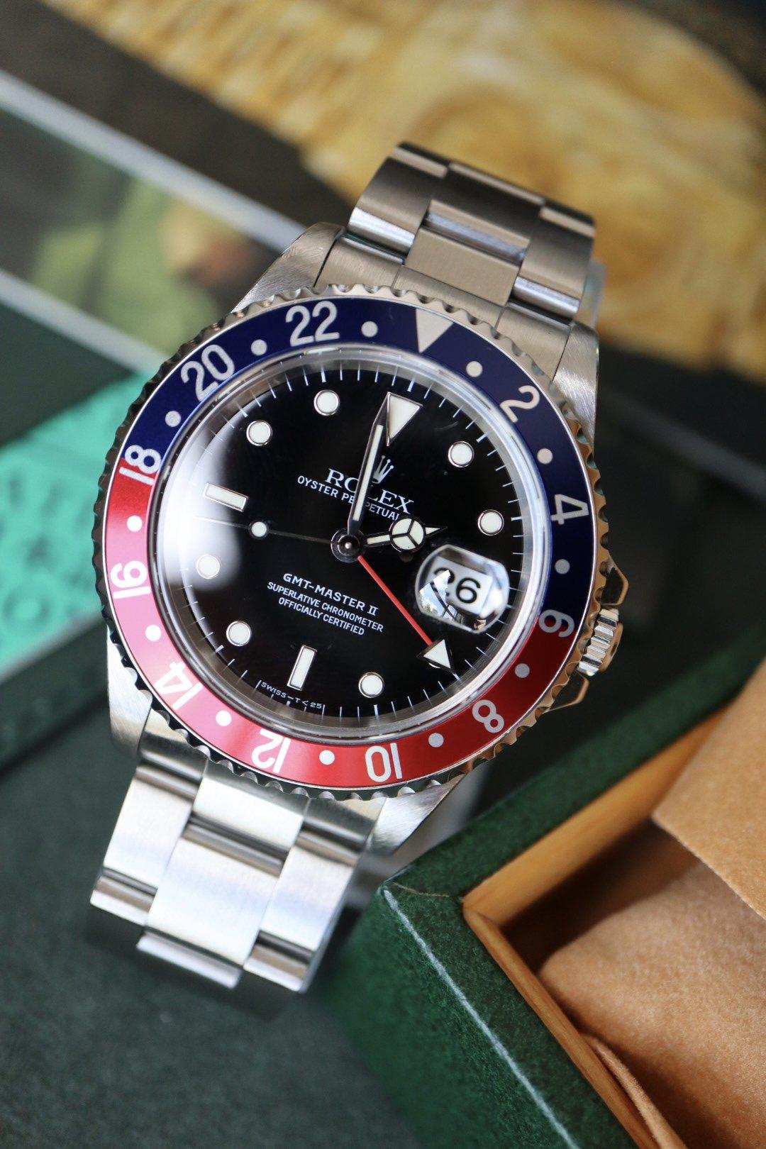 Rolex GMT Master II 16710 "pepsi" — 1997-1998 (full set)